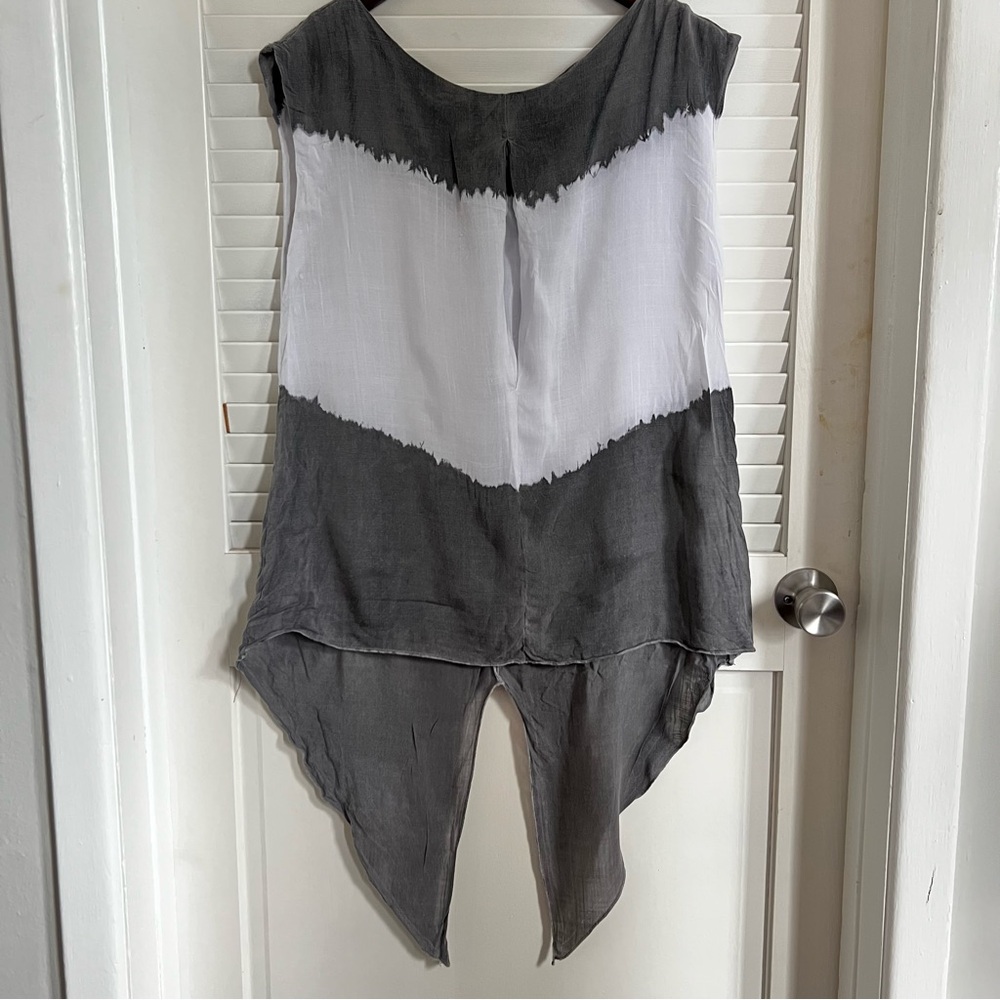 Minimalist Color-block Tunic Top.